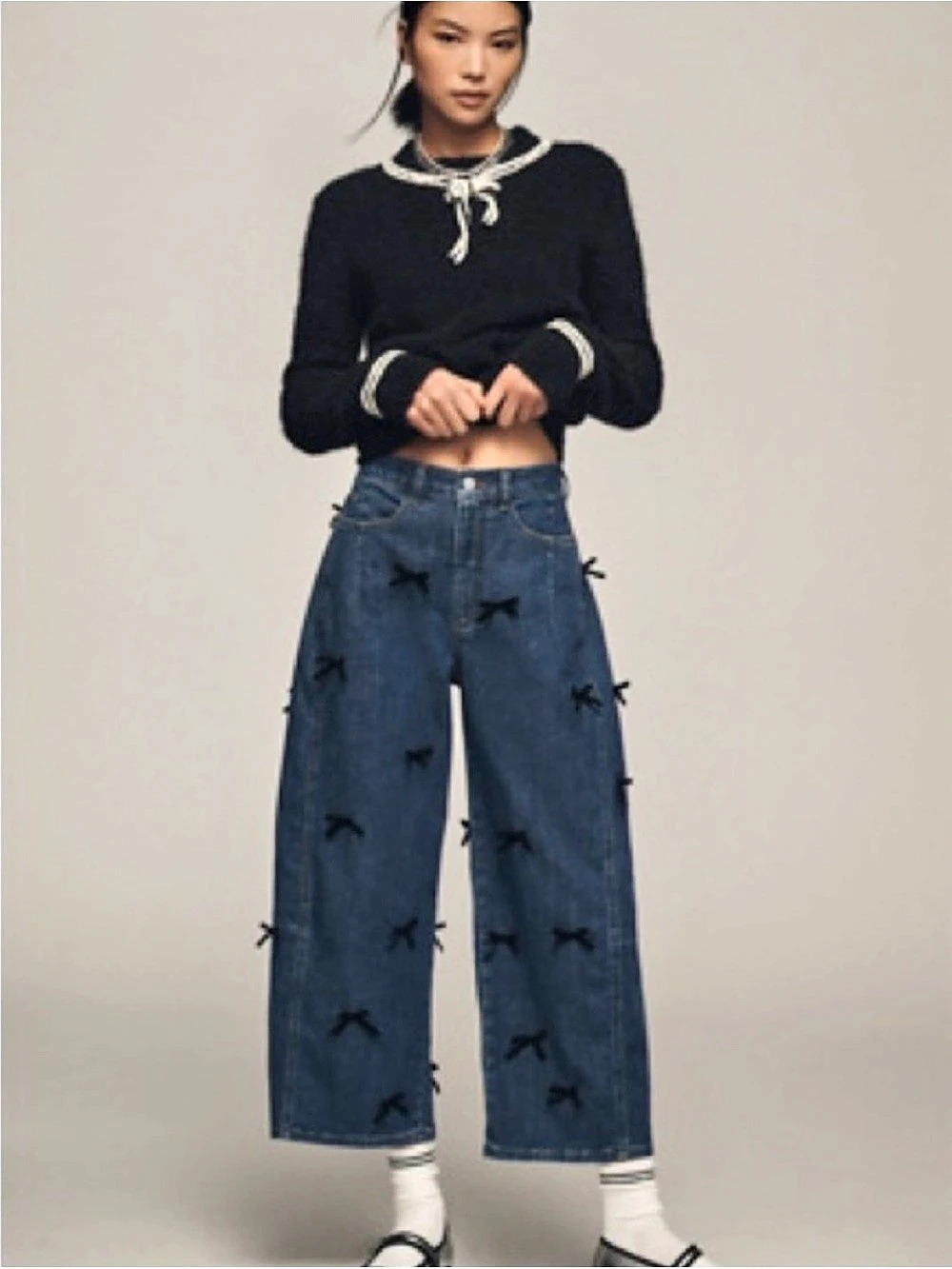 Pilcro The Kenna Mid-Rise Heritage Barrel Jeans: Bow Edition Blue & Black Waist